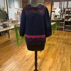 H & M Trendy & Chic Vintage Design Top, EUC, M, Navy